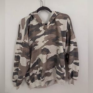 Aerie camo oversized hoodie, comfortable, soft, size XS
